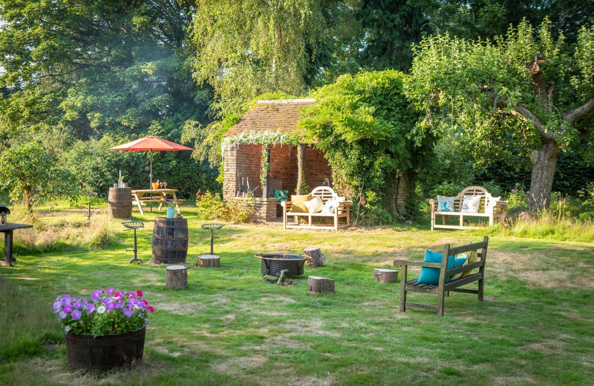 Stargazer Glamping Uk The Mahal 8 People Hotel Ross-on-Wye Exterior foto